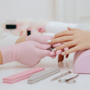 Tribunal Superior do Trabalho não reconhece vínculo de emprego entre manicure e salão de beleza