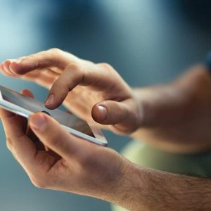 Meu celular foi clonado: Tenho direito à indenização?